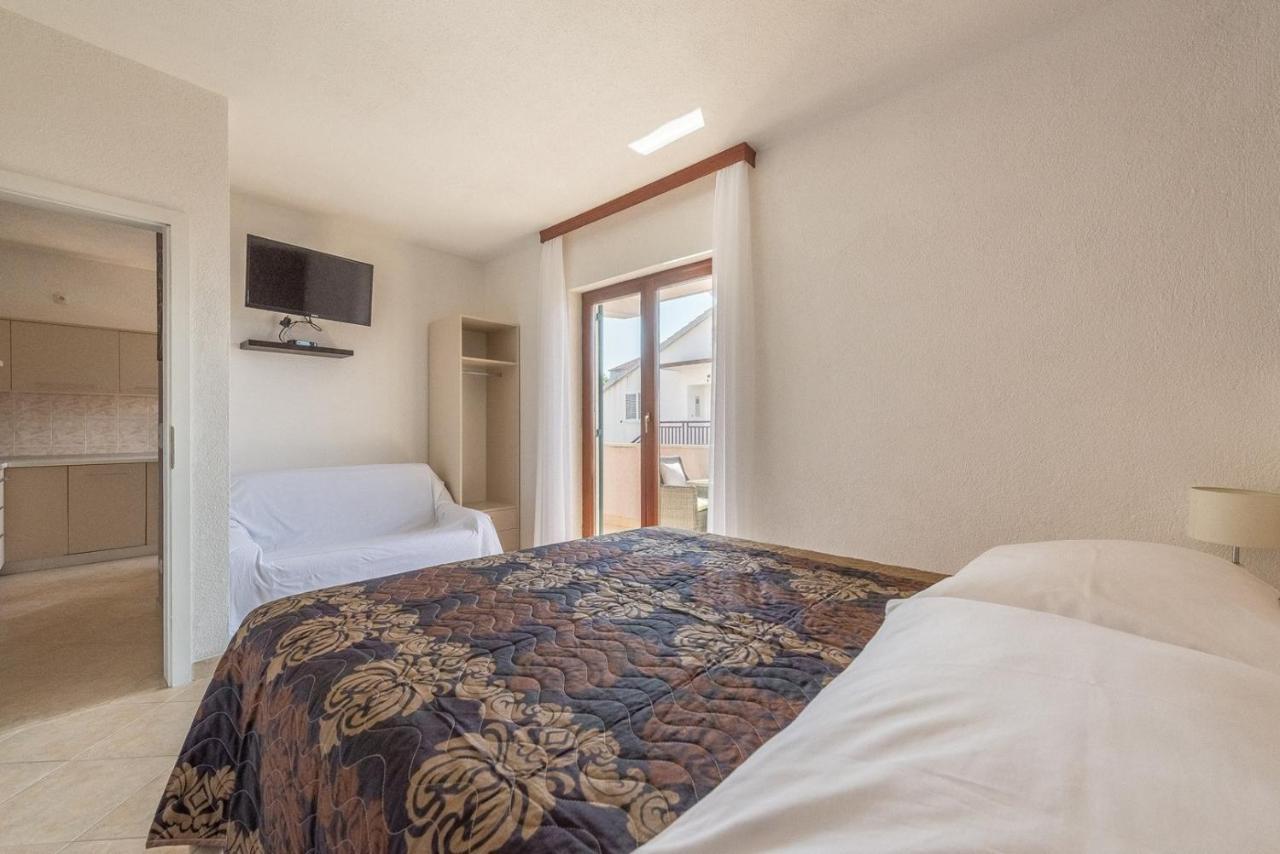 Apartments Ivana-Mira Okrug Gornji Bagian luar foto